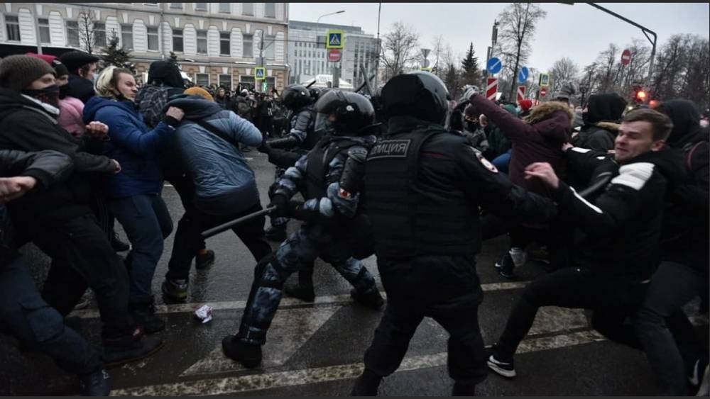 Свыше 600 участников незаконной акции протеста были задержаны в Москве
