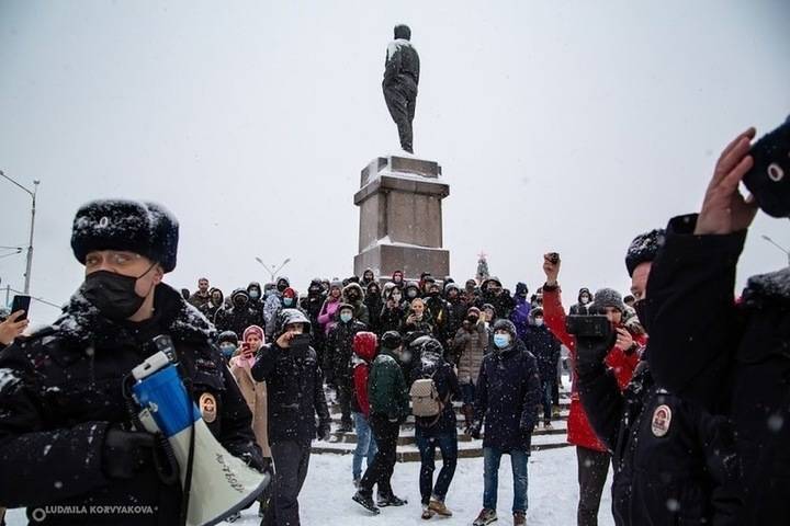 Несанкционированный митинг в поддержку Навального прошёл в Петрозаводске