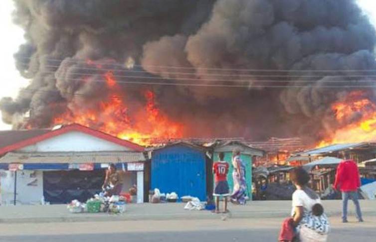В Нигерии взорвалась машина, перевозившая газ: погибли 30 человек
