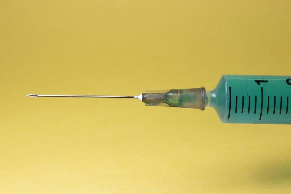 Доктор Мясников ответил на самые частые вопросы о вакцинации от COVID-19