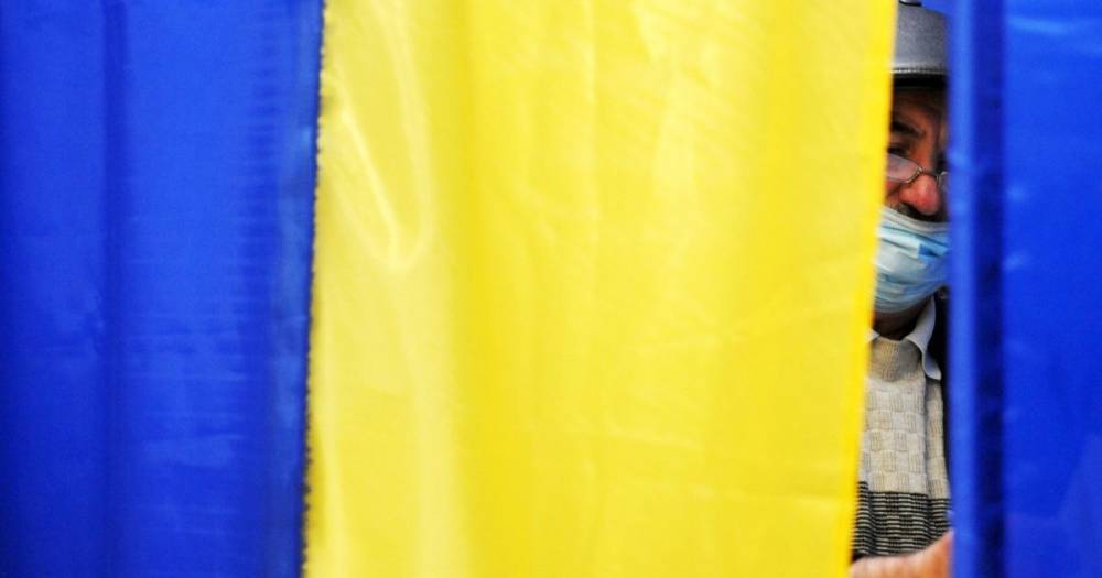 Сегодня в ряде областей Украины проходят повторные местные выборы: в Конотопе выбирают мэра
