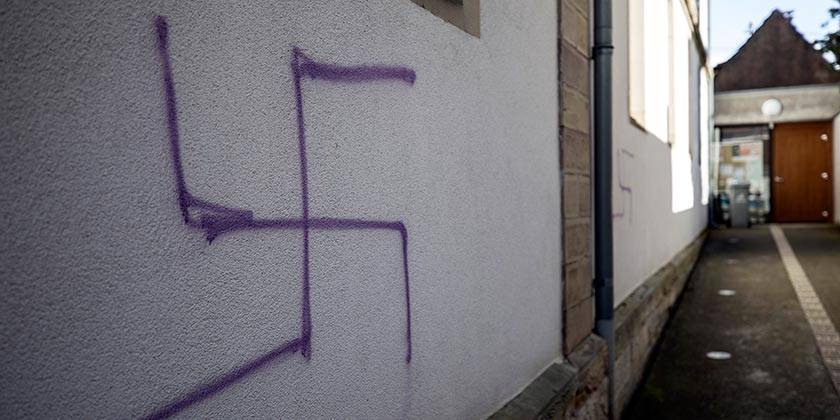 Доклад об антисемитизме: евреев винят в эпидемии коронавируса