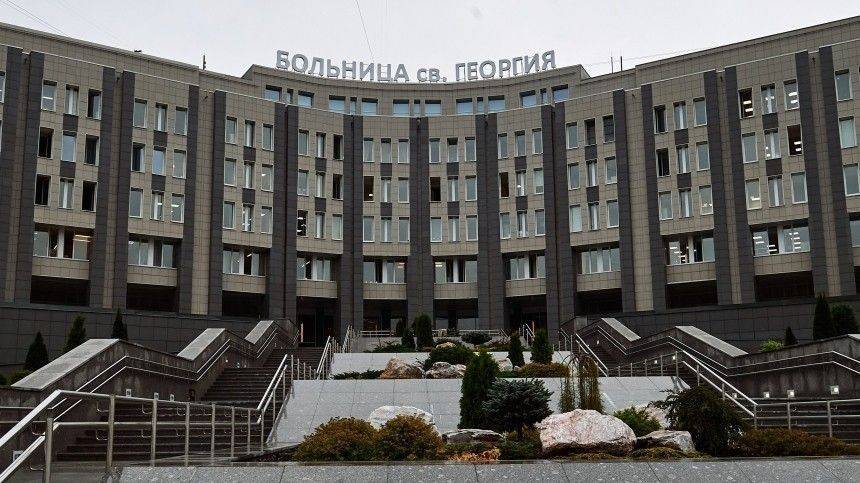 Тело пациента с СОVID-19 обнаружили с ножом в сердце в больнице Петербурга