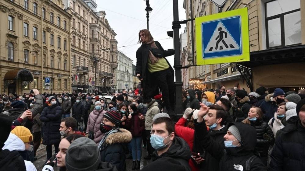 Полиция задержала 35 организаторов митингов в поддержку Навального