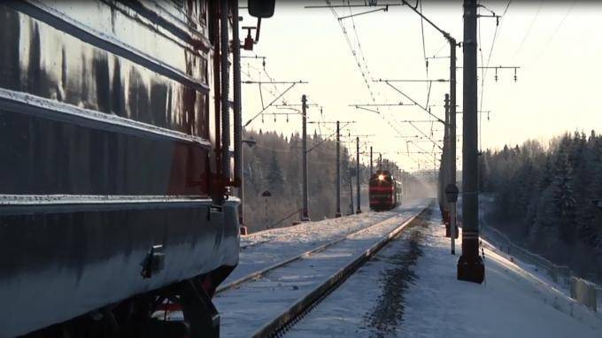 Из-за неисправности контактной сети в Ленобласти сбился график поездов