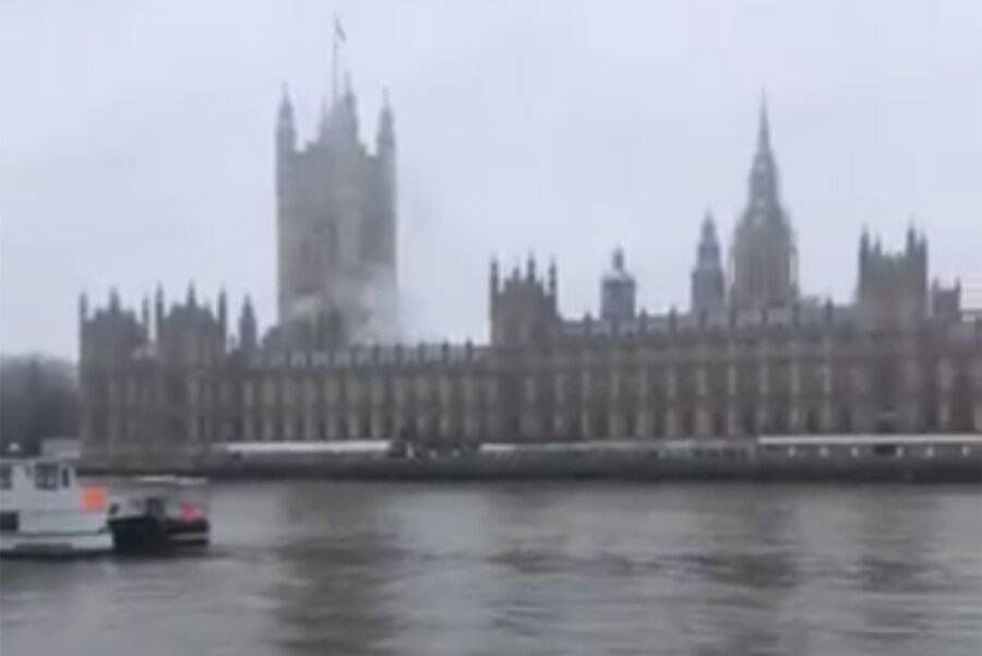 СМИ сообщили о пожаре в здании Вестминстерского дворца в Лондоне