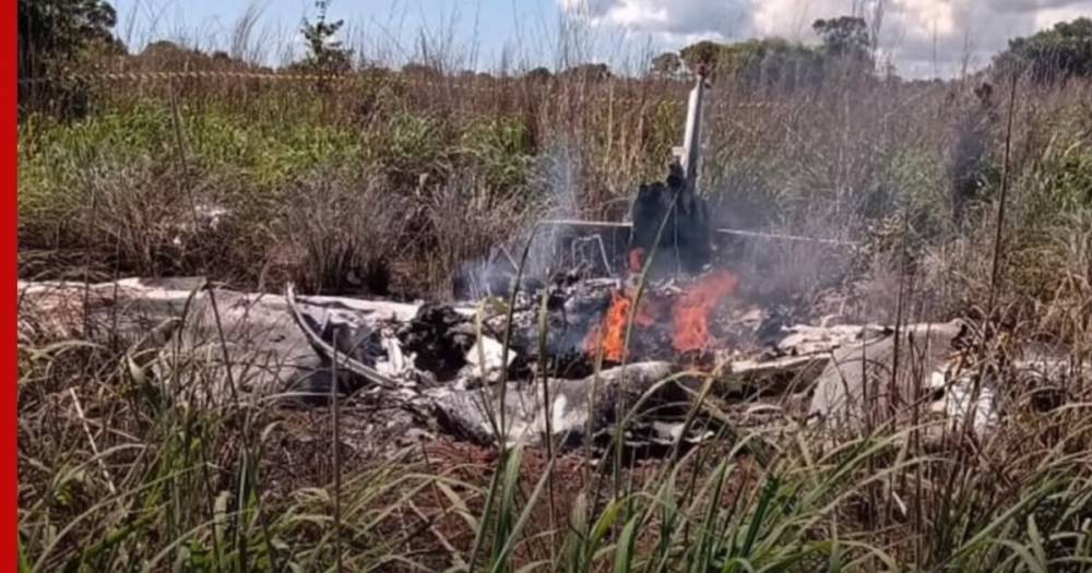 В Бразилии разбился самолет с футболистами и президентом ФК "Пальмас"