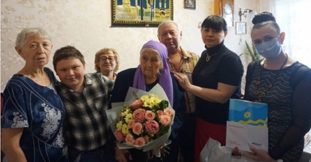 Владимир Путин поздравил уроженку Астраханской области со столетним юбилеем