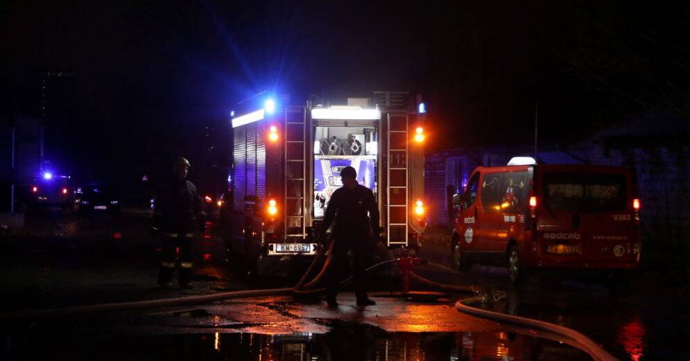 В Скрунде горел дом: в огне пожара погиб человек