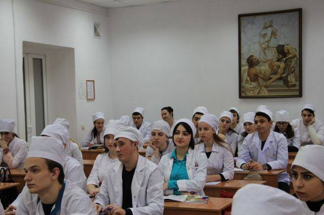 Путин предложил создать институт наставничества для студентов-медиков