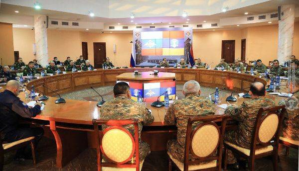 Россия и Армения провели штабные переговоры в Ереване