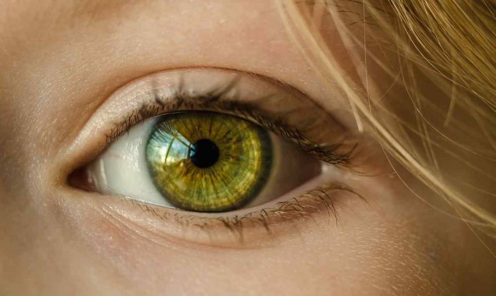 Офтальмолог предупредила, что COVID-19 может "разбудить" болезни глаз