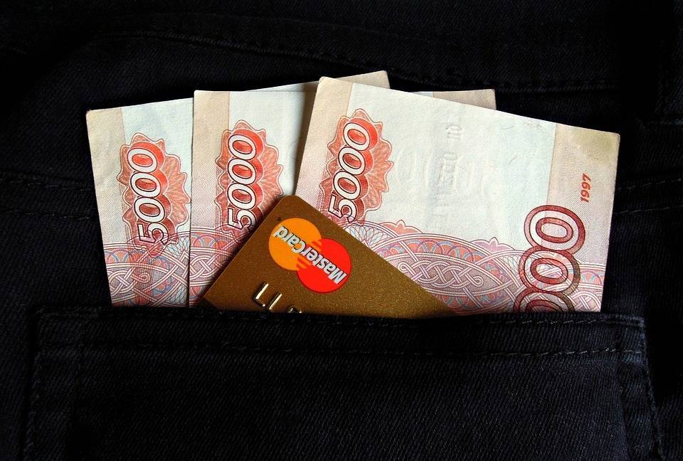 В Башкирии «сотрудник банка» обманул женщину на 100 тысяч рублей