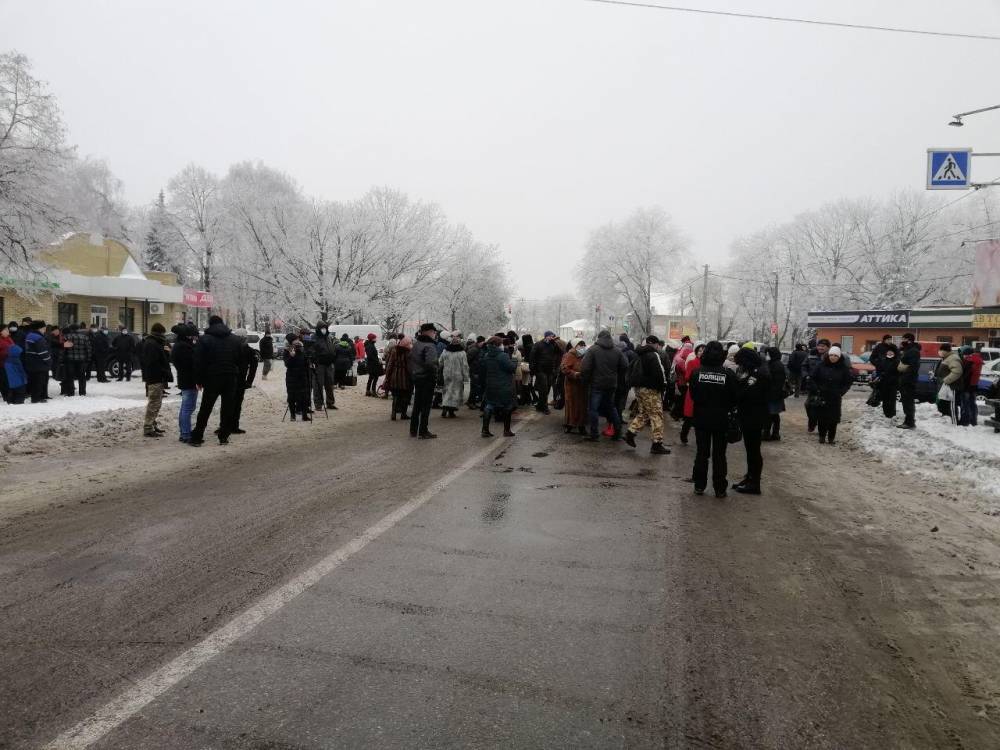 Украинцы массово перекрывают трассы: возобновились тарифные протесты