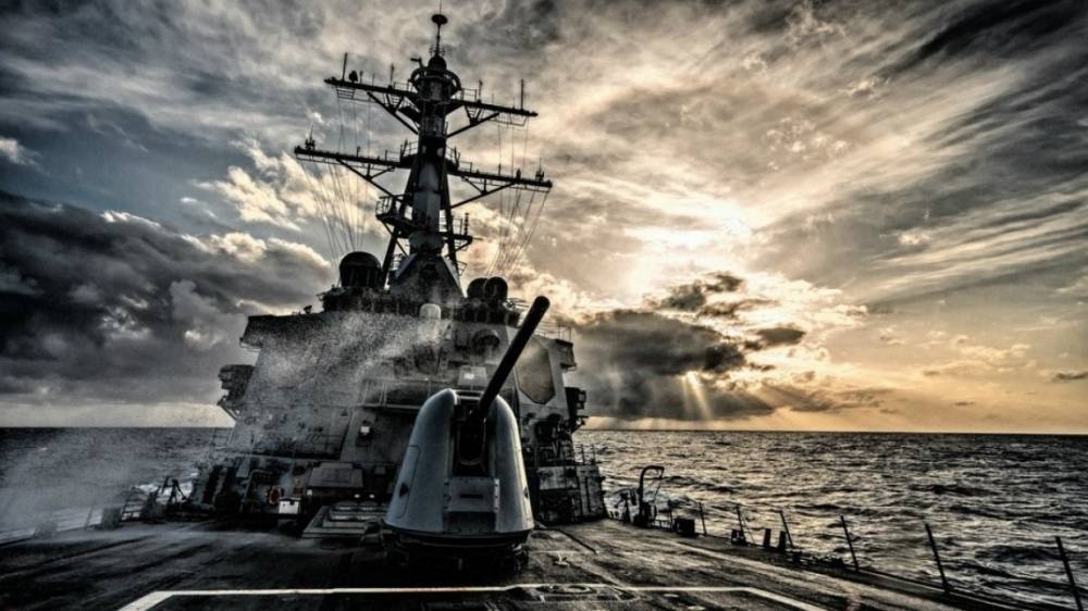 Военный эксперт назвал антироссийскими действия кораблей ВМС США в Черном море