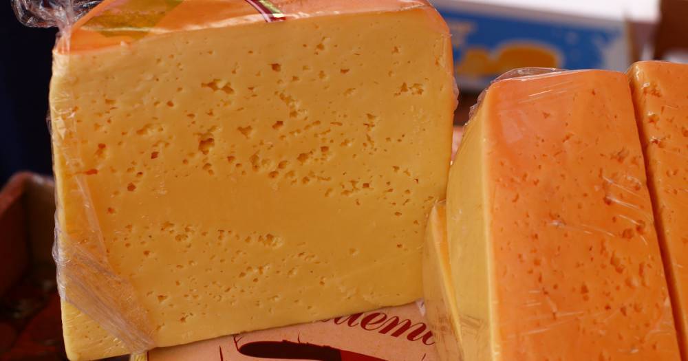 Почти 25 тонн: в Калининградскую область не пустили швейцарский сыр и немецкий корм для животных