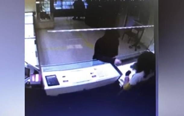 В Киевской области ограбили ювелирный магазин