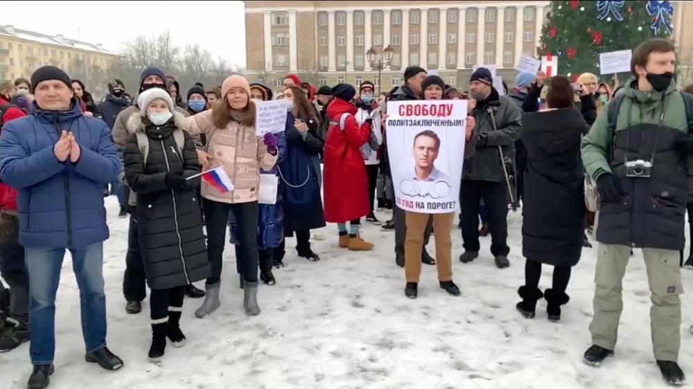 Пятеро вышедших «за Навального» в Великом Новгороде получили «административку»