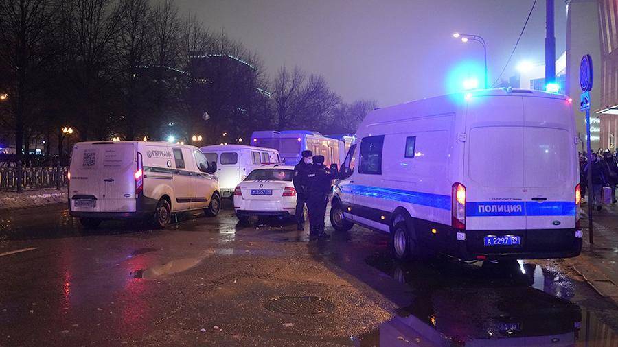 Одного из напавших на машину АМР на незаконной акции в Москве задержали