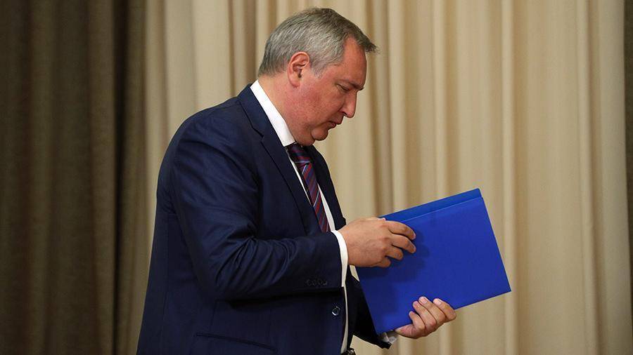 Песков рассказал о подготовке Рогозиным доклада Путину