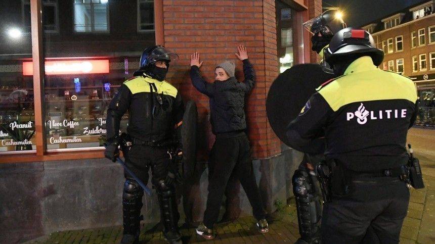 Новые протесты в Нидерландах закончились погромами и стычками с полицией