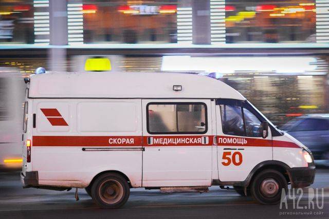 В Кузбассе иномарка сбила 11-летнюю девочку на переходе у школы