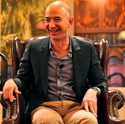 Глава Amazon Безос требует от брата своей возлюбленной 1,7 млн долларов по делу об утечке личных данных