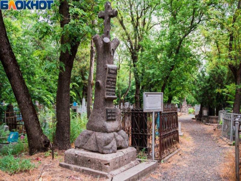 От эротических фотосессий до арт-объекта: из старинного таганрогского кладбища хотят сделать музей