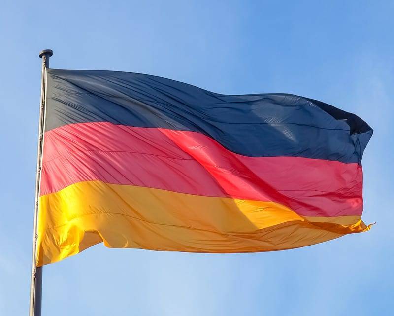 Германия намерена полностью закрыть авиасообщение и мира