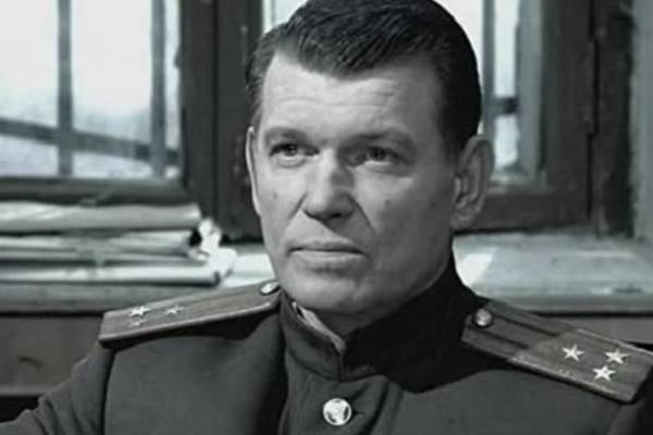 От коронавируса умер актер театра и кино Юрий Лахин