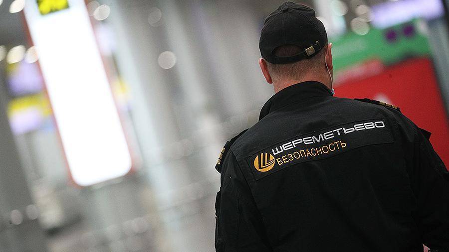 Слесаря аэропорта Шереметьево задержали за шутку о взрывном устройстве