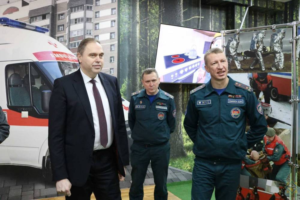 Владимир Караник посетил областной центр безопасности МЧС в Лиде