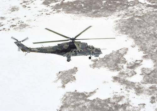 Вертолеты Ми-24П и Ми-8АМТШВ оттачивают боевые навыки в горах Тувы