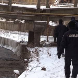 В реке Лыбедь в Киеве нашли тело военного. Фото. Видео