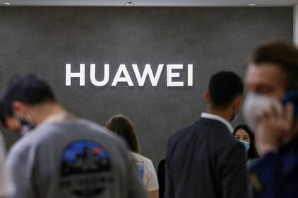 Санкции США обрушили Huawei