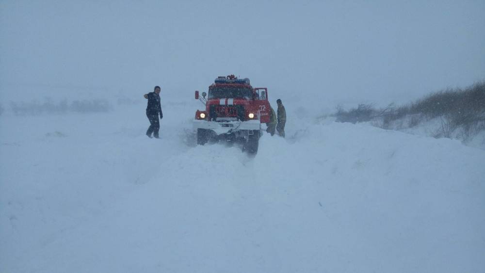 Продолжается снежный шторм в центре и на юге Украины: какова ситуация на дорогах
