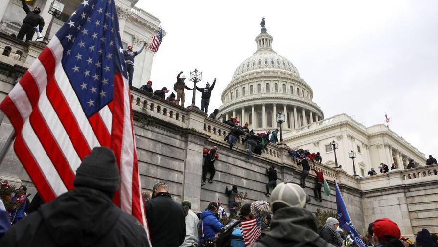 Полиция Капитолия просит навсегда оставить забор вокруг здания конгресса США