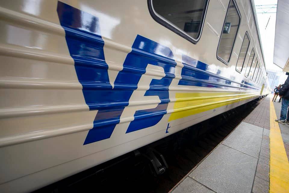 Снежная стихия: "Укрзалізниця" добавила места в пассажирских поездах из Одессы