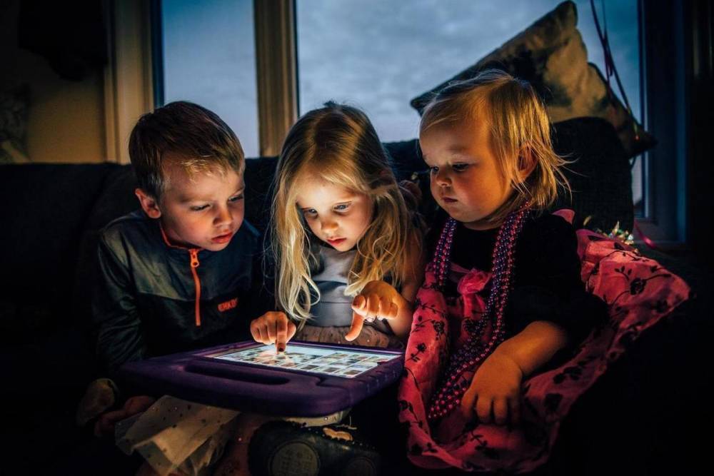 Гаджеты с сенсорным экраном меняют способность детей к концентрации