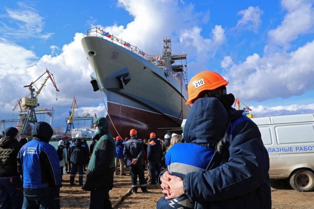 Аксенов: в Керчи спустили на воду новый корабль производства завода Залив