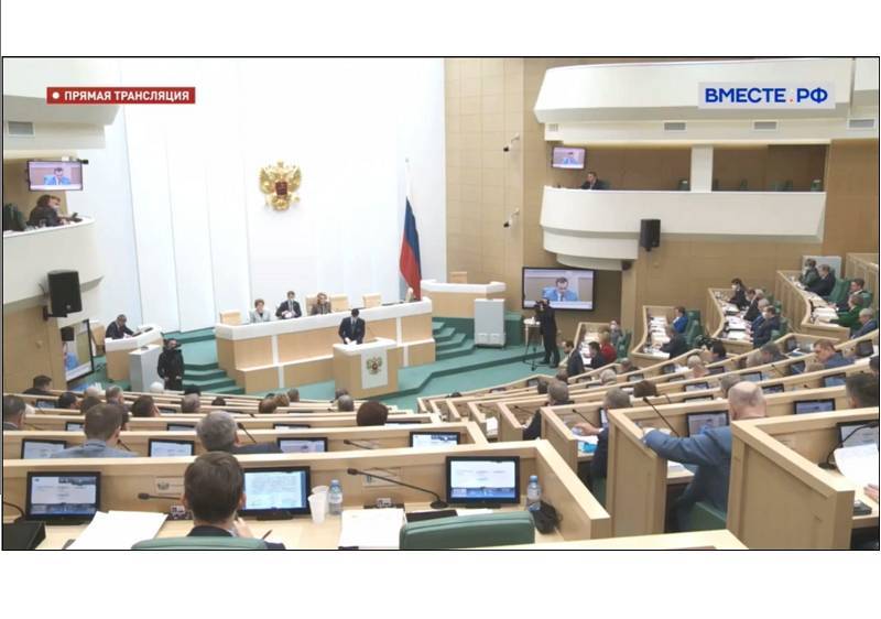 Сенатор о Смоленской области Сергей Леонов завалил вопросами министра просвещения