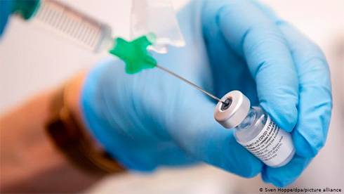 Рада приняла закон о регистрации вакцин от COVID-19