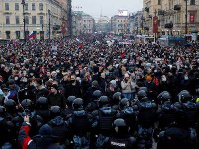 Bloomberg: В Кремле обеспокоены протестами и думают как снизить напряжение