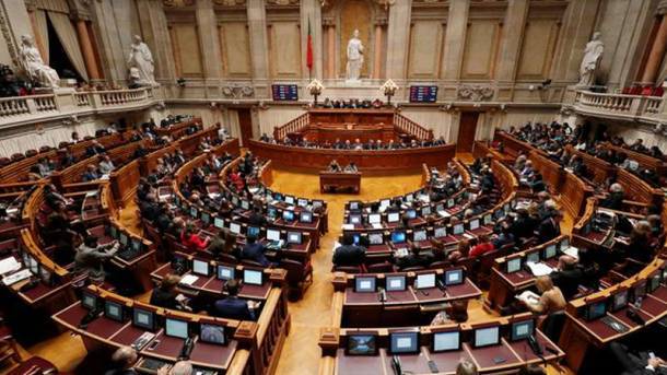 Парламент Португалии одобрил легализацию эвтаназии в стране
