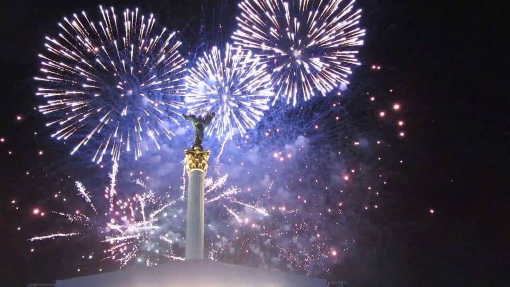 Киев массово отпраздновал Новый год по московскому времени