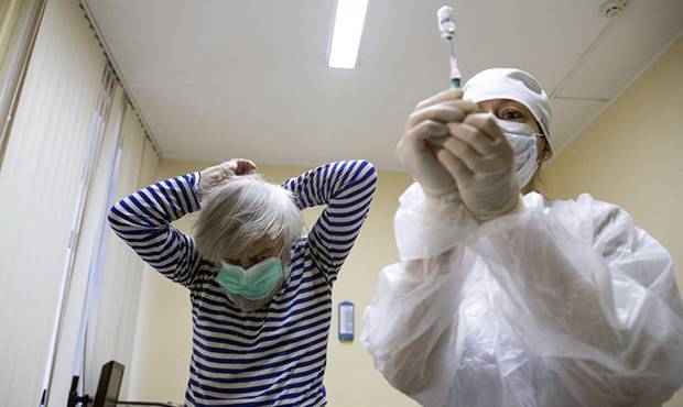 Власти Москвы расширили список групп, которые могут поставить прививку от COVID-19