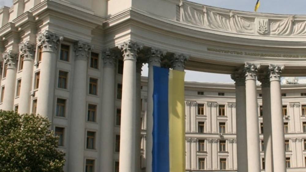МИД Украины заявил о готовности Киева, Варшавы и Вильнюса к диалогу с Лукашенко