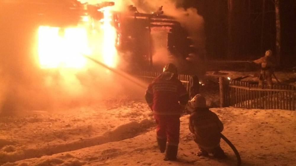 Пять человек пострадали при пожаре в жилом доме Екатеринбурга