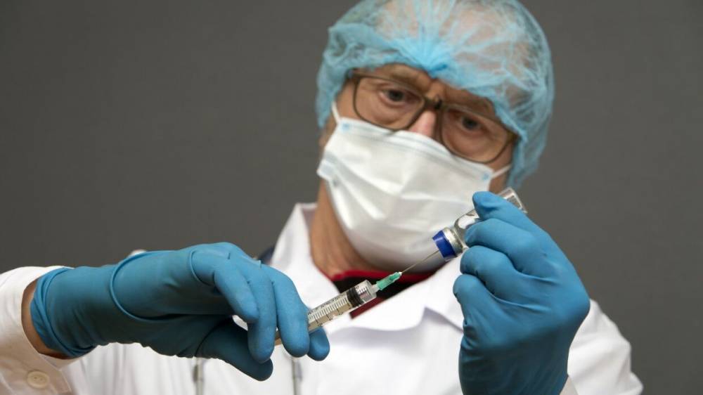 Разработчики "Спутника V" создадут "легкий" вариант вакцины от коронавируса к марту
