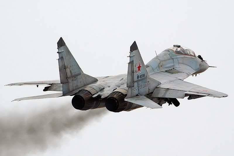 Виктор Баранец: "Истребитель МиГ-41 сможет выходить в космос и нести гиперзвуковые ракеты"